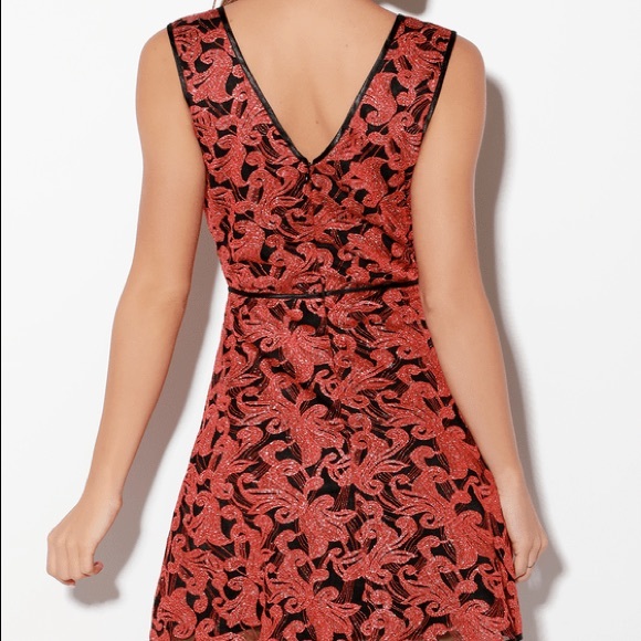 Camelot black & red embroidered sleeveless dress - Picture 2 of 2